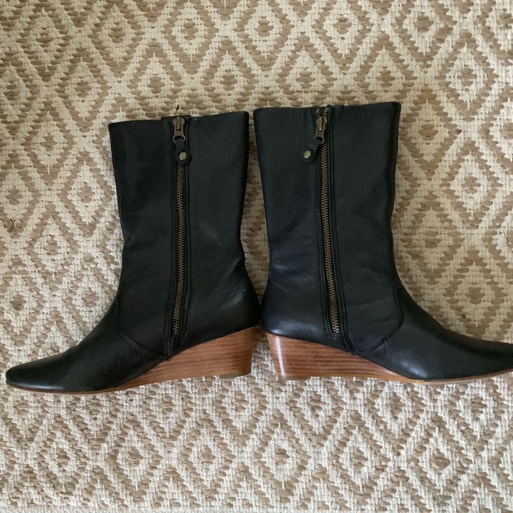 🖤 Witchery wedge boots in dark blue/black EU 37/AU 6/6.5 (brown bottom) 🖤 - Picture 2 of 7